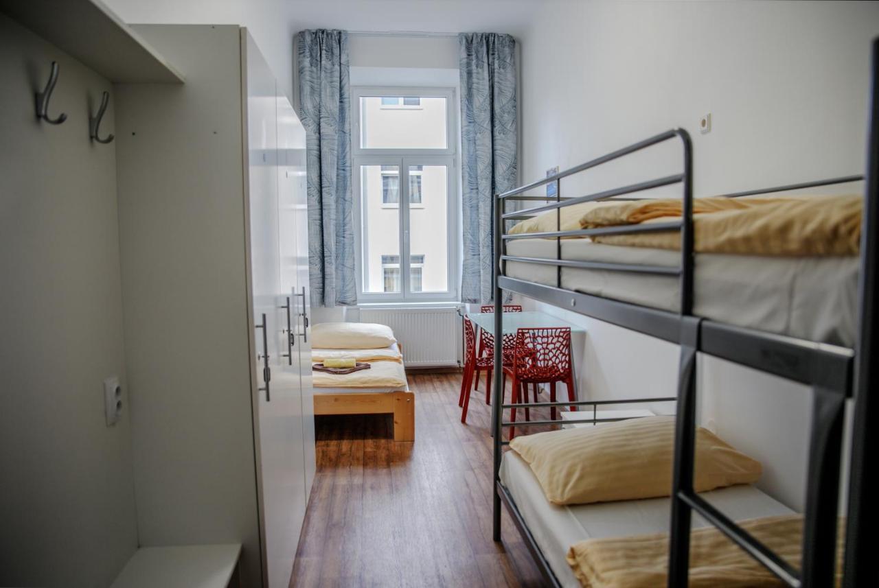 צ'סקה בודיוביצה Cuba Bar & Hostel מראה חיצוני תמונה