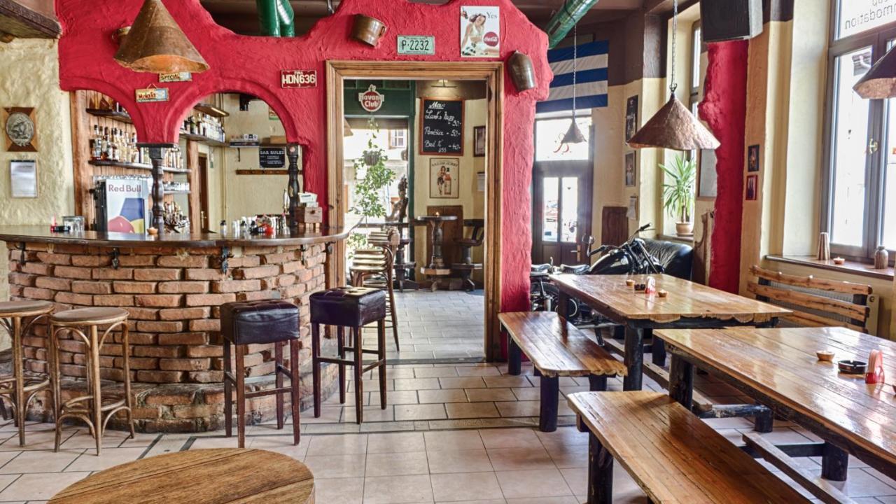 צ'סקה בודיוביצה Cuba Bar & Hostel מראה חיצוני תמונה